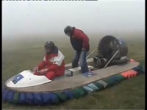 VIDEO/ Prefectul de Galaţi şi-a construit două hovercrafturi în propria curte
