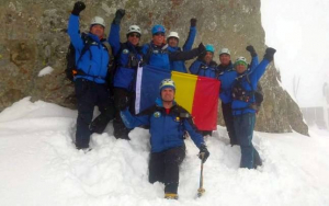 Drapelul României, arborat pe Vârful Omu