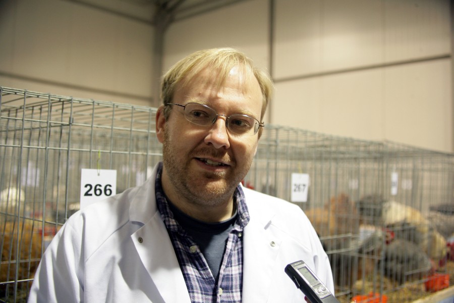 Arbitri din străinătate la Expoziţia Naţională de porumbei, păsări şi animale mici