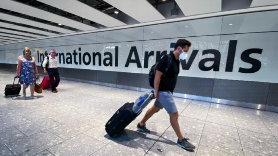 Franța elimină măsurile anti-COVID pe aeroporturi