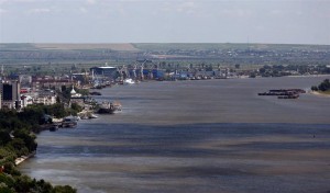 Trei nave străine, suspectate de poluarea Dunării
