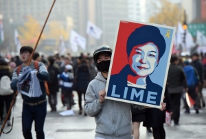 PROTESTE VIOLENTE în Coreea de Sud după destituirea preşedintelui pentru CORUPŢIE. Doi oameni au murit