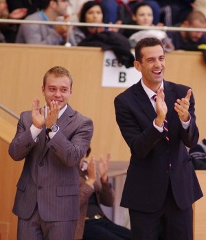 Cătălin Ştefănescu (stânga) şi &quot;Sakis&quot; Paralikas
