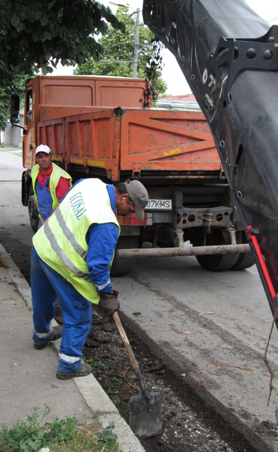 ATENŢIE, ŞOFERI! Ce străzi vor fi asfaltate săptămâna aceasta