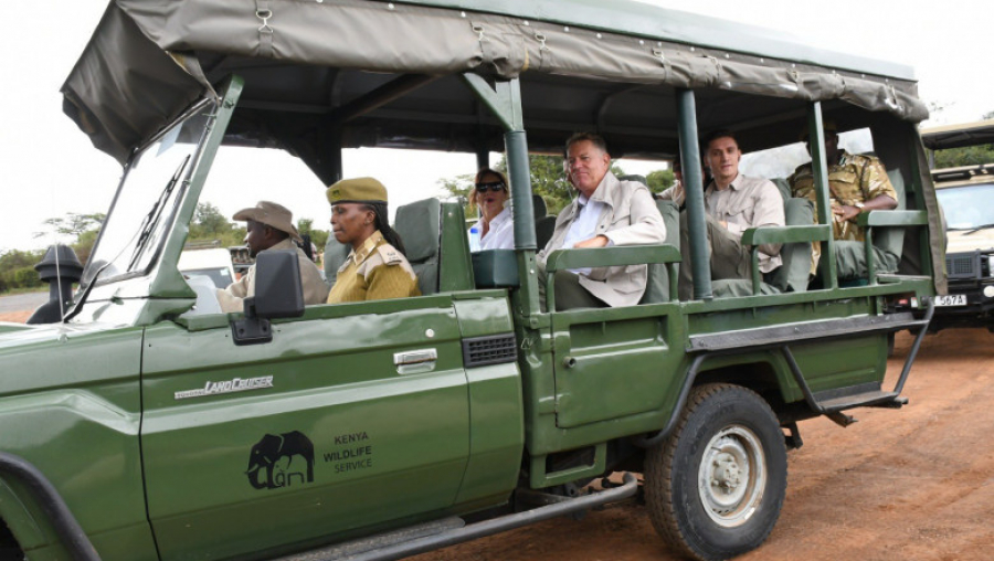 Foaie verde de ”Daktari”, cu Iohannis în safari!