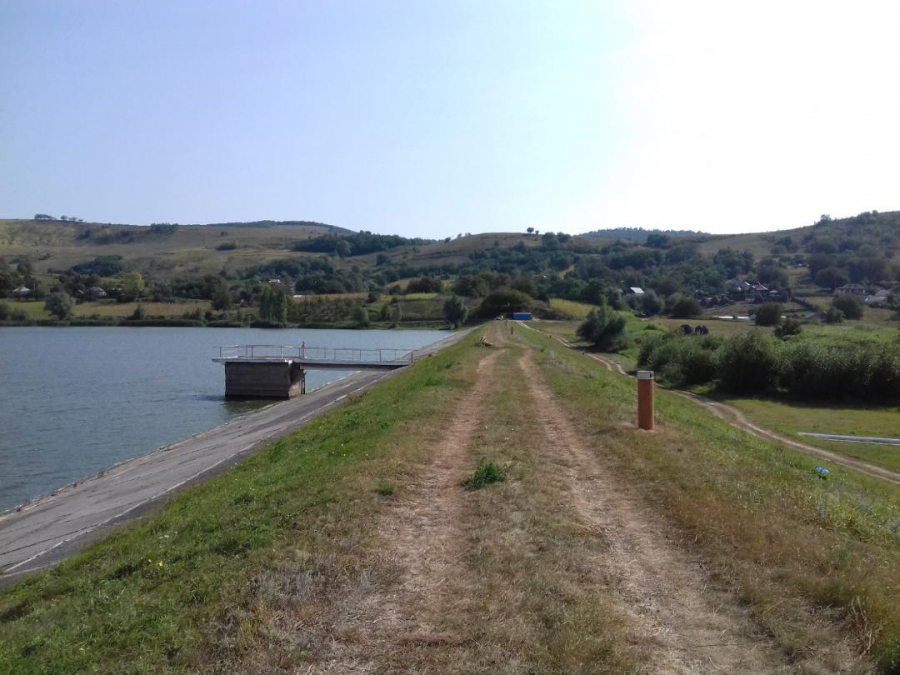 Aproape jumătate din barajele din Moldova, neautorizate