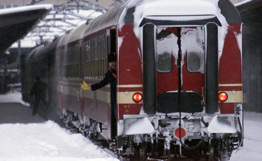 Trenuri anulate între Galaţi şi Bucureşti: Viscolul a perturbat şi traficul pe calea ferată