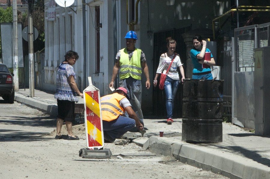 Lucrări interminabile pe strada Nicolae Bălcescu 