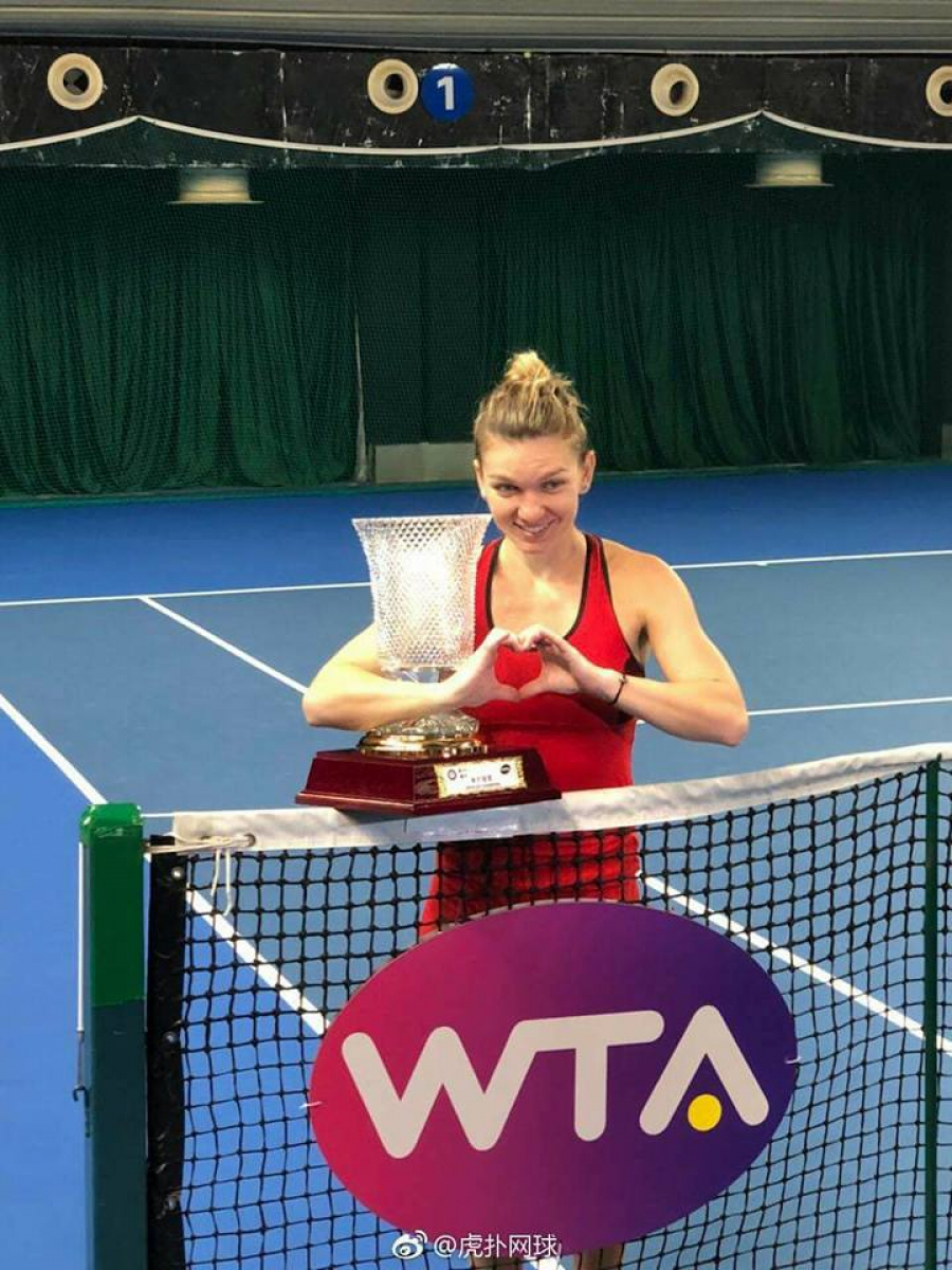 UPDATE / Simona Halep a triumfat în ambele finale de la Shenzhen. Primul turneu al anului, primele trofee!