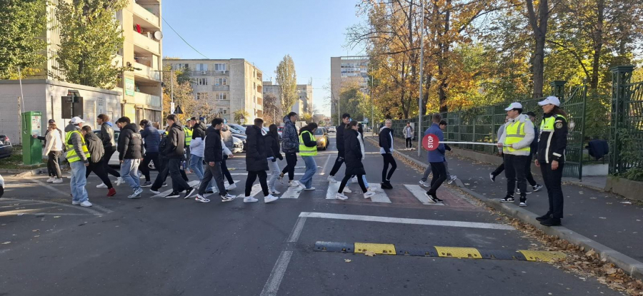 Se reînființează patrulele școlare în Galați, pentru a-i învăţa pe elevi să traverseze corect