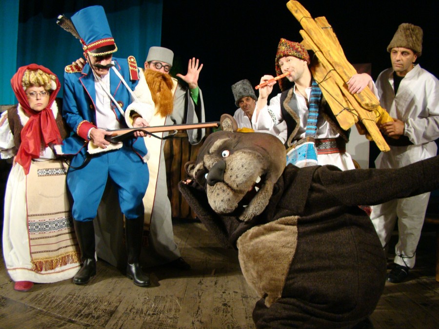 Păpuşarii s-au ÎNTORS din turneu/ Teatrul „Gulliver” a avut SUCCES în Dobrogea