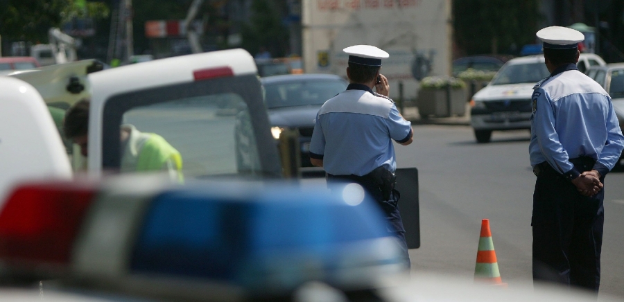 O sută de AMENZI pe zi, în traficul gălăţean