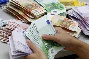 Cum ar investi tinerii patru milioane de euro? 