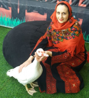 Elena Albohaisi, alături de răţuşca favorită, la Sallam Center