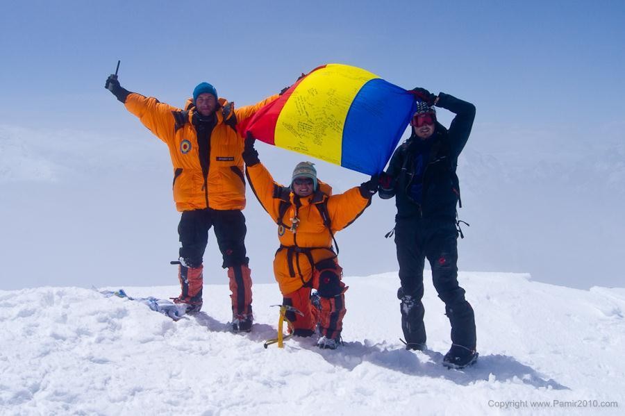 Veşti excelente din Pamir! Alpiniştii români au ajuns pe Vârful Lenin