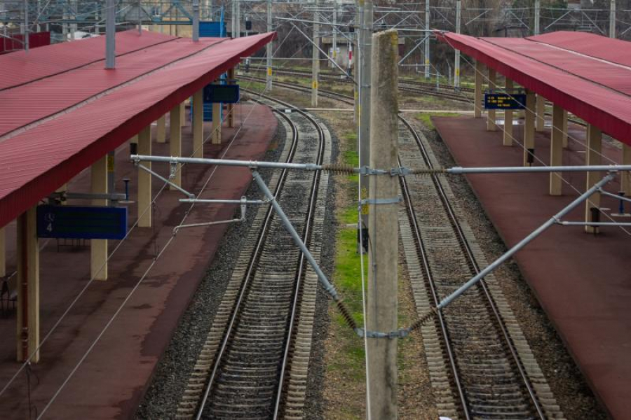 De ce întârzie trenurile care vin prin Buzău