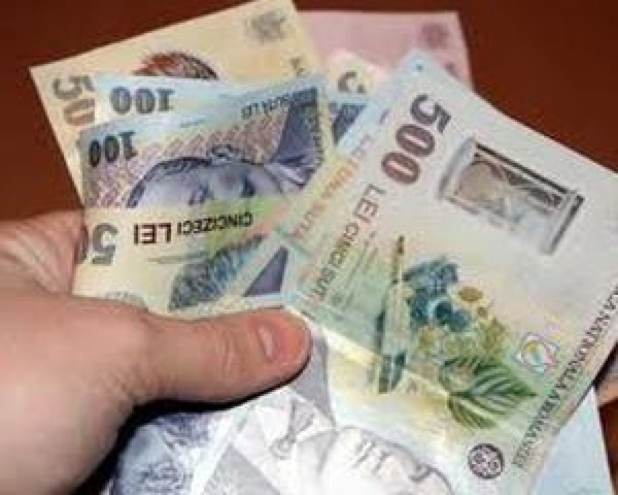 Proiectul prin care gălăţenii şi-ar achita DATORIA LA BANCĂ la cursul la care au luat CREDITUL a primit un AVIZ FAVORABIL