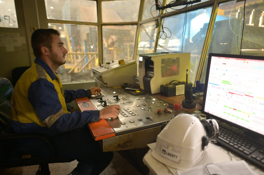 Combinatul siderurgic își modernizează laminoarele și oțelăria