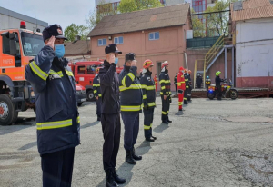 Moment de reculegere. Pompierii gălățeni au pornit sirenele în memoria șefului ISU Dobrogea. VIDEO