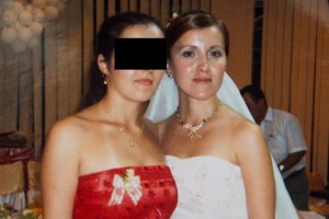 Constanţa Lazăr (dreapta), în ziua nunţii sale .