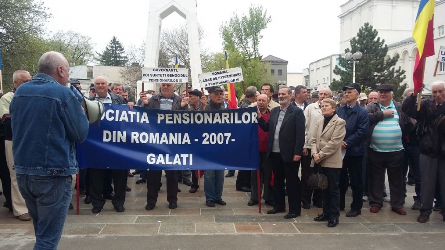 PENSIONARII au PICHETAT Prefectura Galaţi pentru a doua oară anul acesta