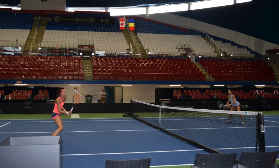 RELATARE DIN MONTREAL de la TRIMISUL SPECIAL al "Vieţii libere"/ Irina Begu deschide meciul din FED CUP cu Canada (FOTO)