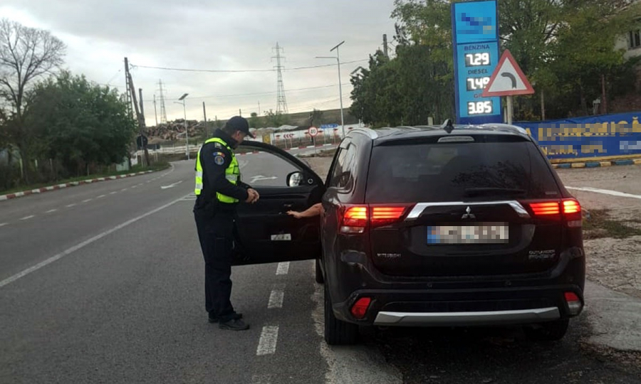 Depistat în trafic cu autoturismul neînmatriculat