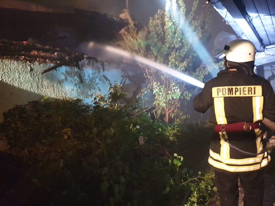 Explozie urmată de incendiu, la Braniştea