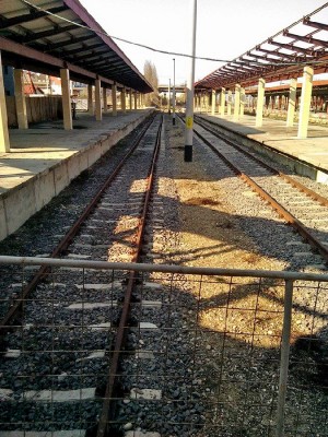 TINERII ŞI ORAŞUL/ Lucrări care nu se mai termină: Gara CFR se tot reabilitează de 25 de ani