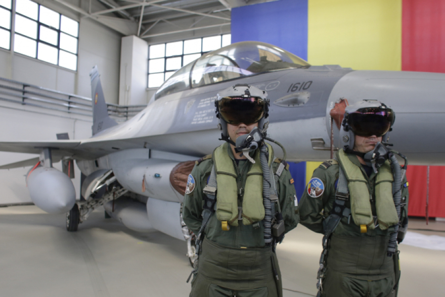 Zelenski salută înființarea centrului pentru piloți F-16 din România