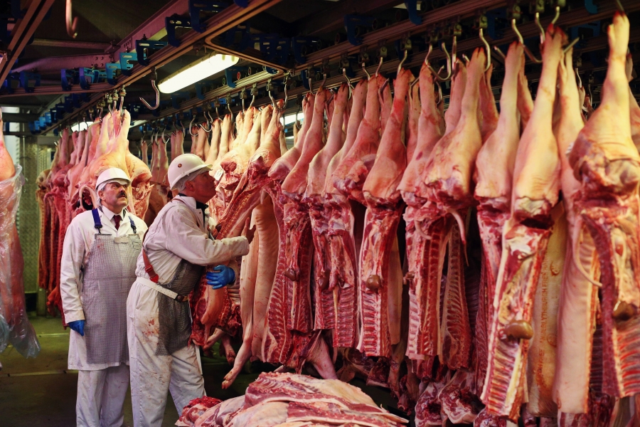 Producătorii români cer certificare obligatorie pentru produsele din carne