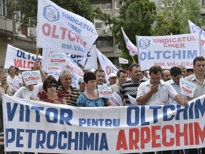 Angajaţii Oltchim, la a treia zi de proteste