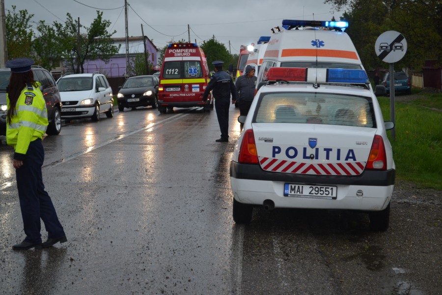 Trei gălăţeni, RĂNIŢI ÎN ACCIDENTE pe timp de PLOAIE! Ce ne SFĂTUIESC poliţiştii ca să ajungem teferi la destinaţie