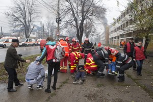 Exerciţiu pe bulevardul George Coşbuc: Operaţiune de salvare după cutremur