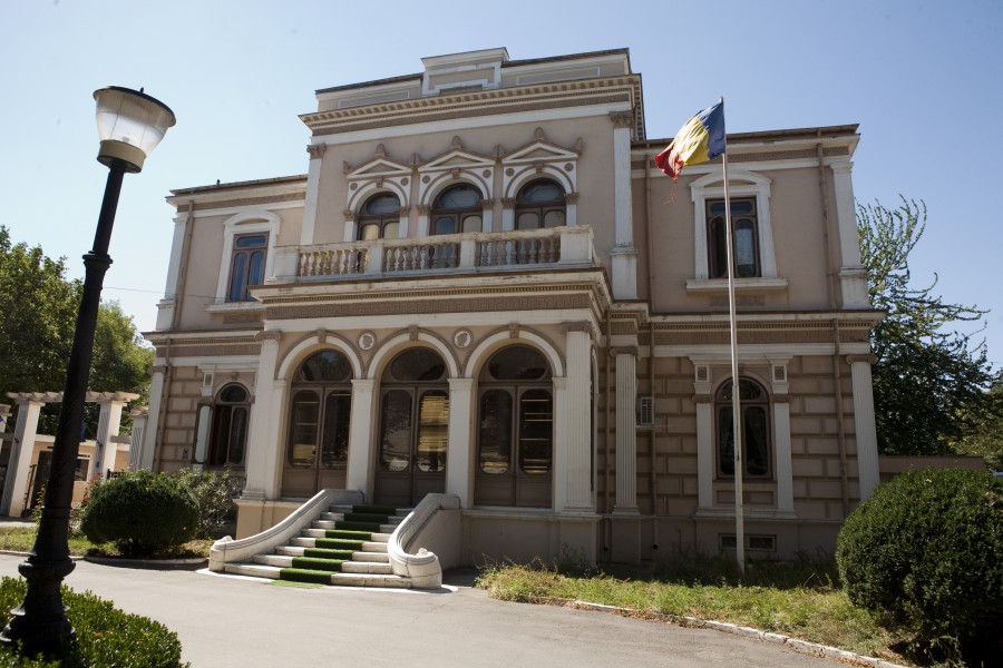 Noul primar vrea vechea primărie! Palatul Lambrinidi, o soluţie gratuită şi elegantă