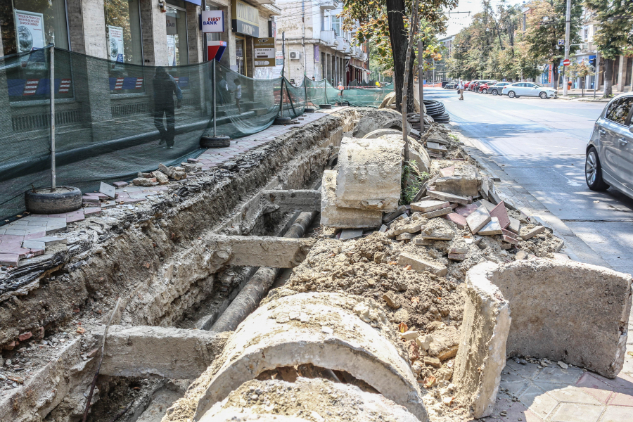 Ce lucrări se execută pe strada Domnească şi cât durează