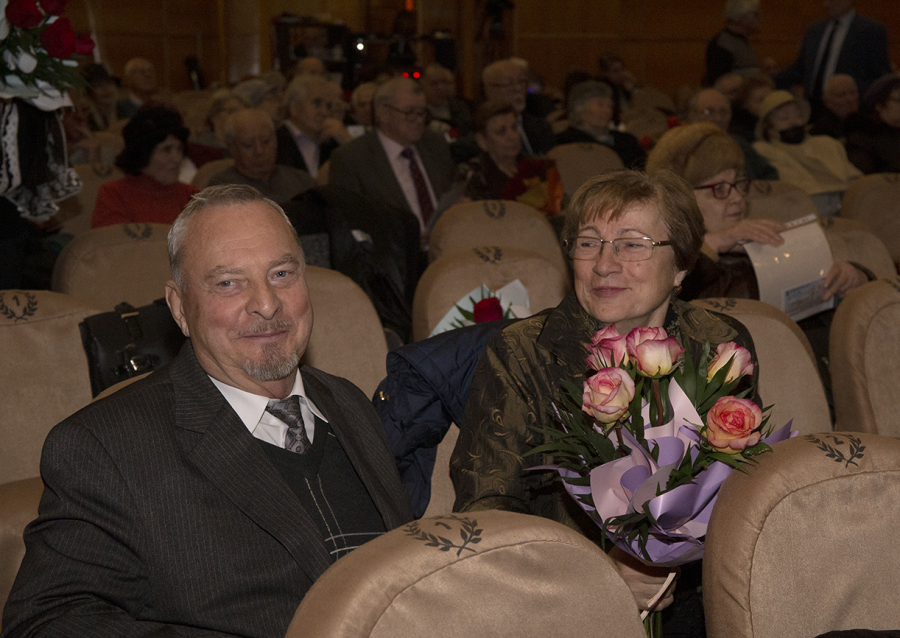 150 de cupluri ajunse la nunta de aur, premiate de Primăria Galați
