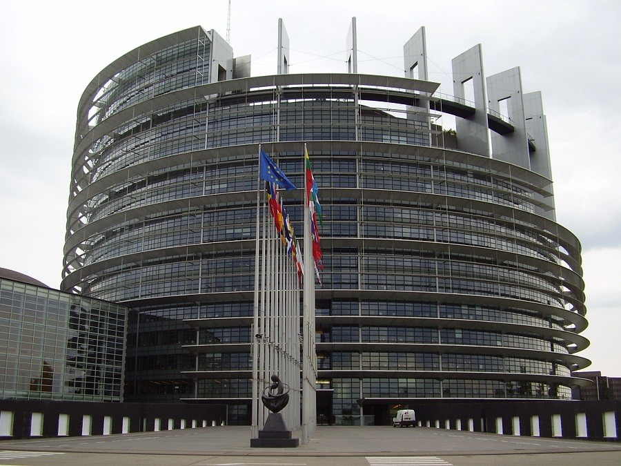 Concurs destinat tinerilor: Parlamentar european pentru o zi