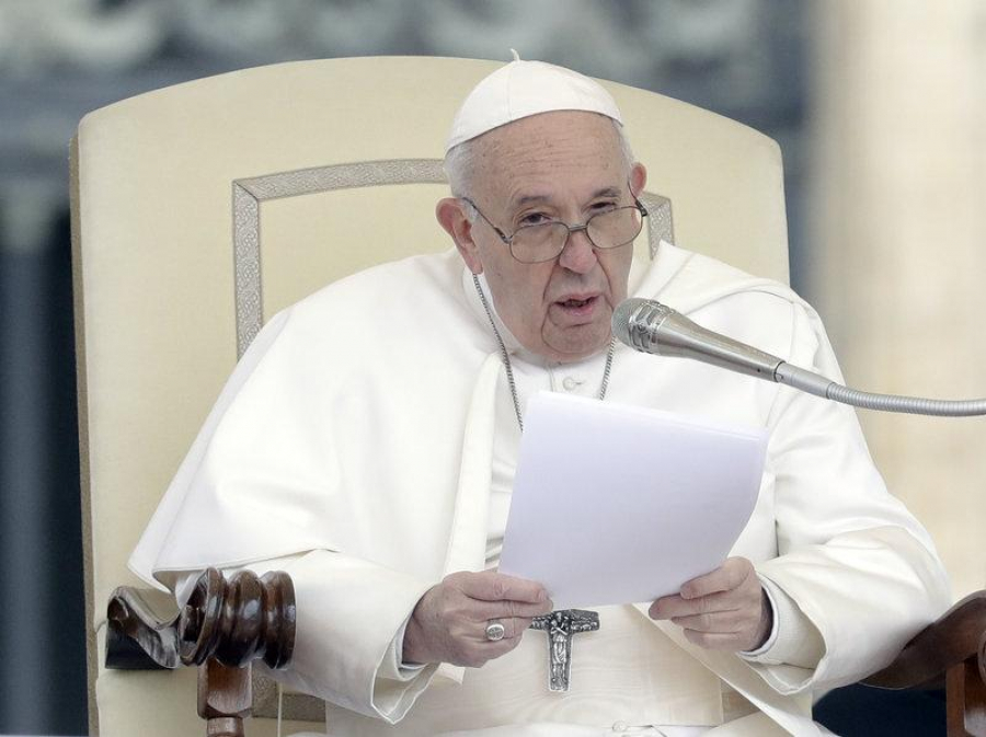 Papa Francisc a abolit ”secretul pontifical”