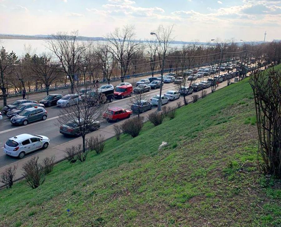 ”Vrem să unim Galaţiul cu ţara!” Şoferii au protestat pentru autostradă, pe Faleză