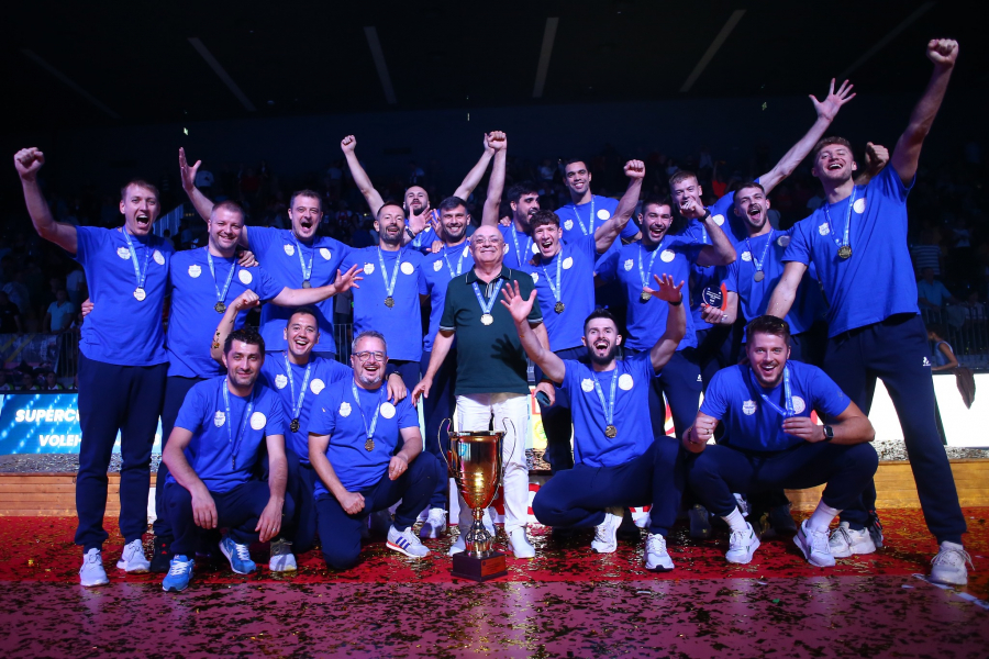 Voleibaliştii de la CSM Arcada, la a treia Supercupă!