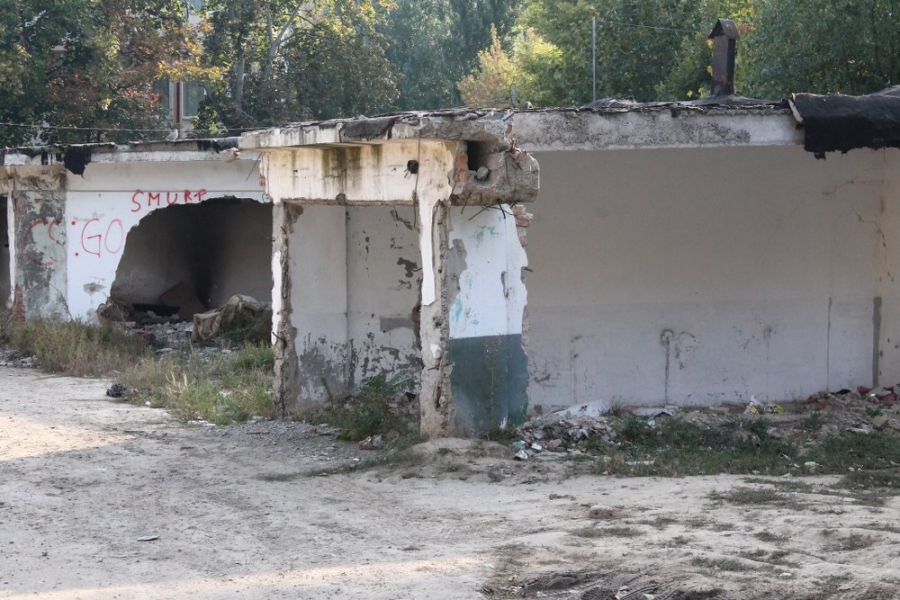 Ruinele garajelor de la Ancora, încă în picioare (FOTO)