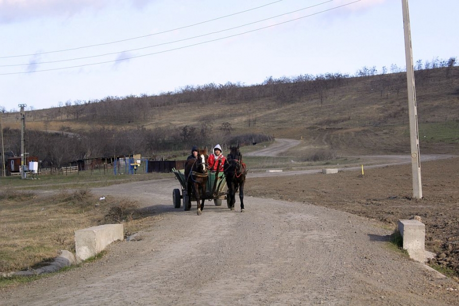 SOLUȚIA găsită de o localitate gălăţeană pentru a-şi rezolva câteva probleme grave de infrastructură | FOTO