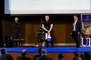 Gălăţean dublu premiat de Senatul Universității din București pentru teza de licenţă