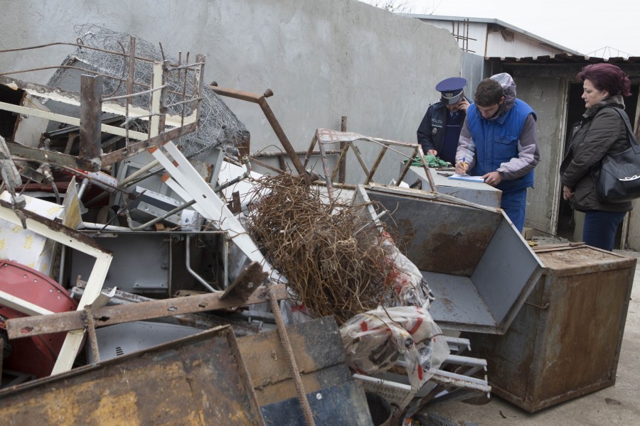 Zece angajaţi la negru, găsiţi marţi la un control al Inspectoratului Teritorial de Muncă Galaţi