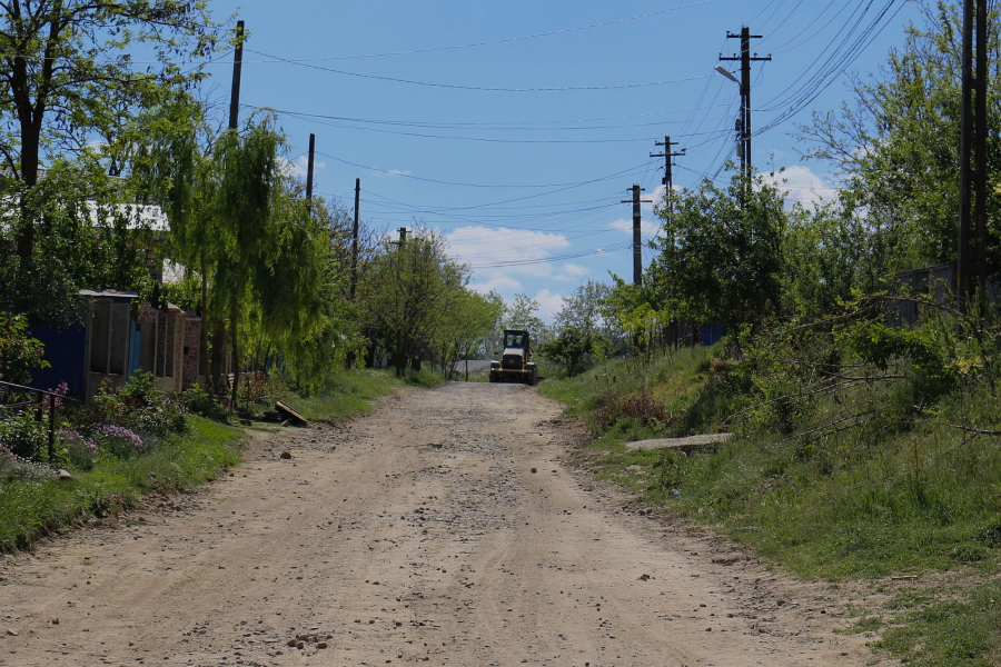 Canalizare, apă şi locuri de muncă pentru oameni - investiţii pentru viitor în Valea Mărului (FOTO)