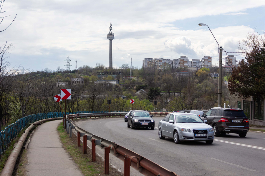 Se proiectează o pasarelă auto suspendată pe Faleza Dunării