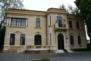 Concurs destinat studenţilor din anul I / Cu bani de la UE, pentru europarlamentare