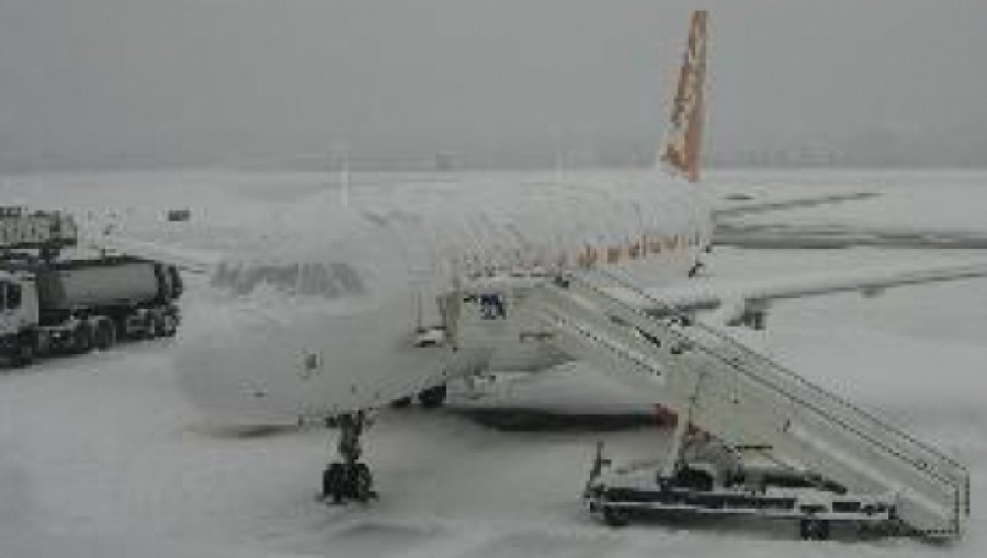 Întârzieri la decolare pe aeroporturile Otopeni şi Băneasa, nu sunt curse anulate 