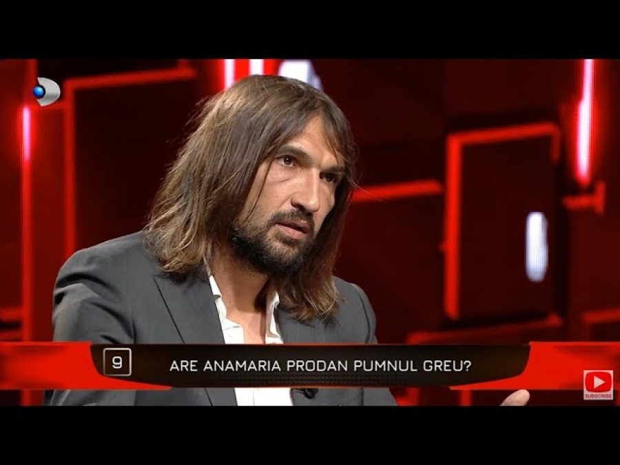 De ce-a dat? De ce-a dat cu pumnul?
